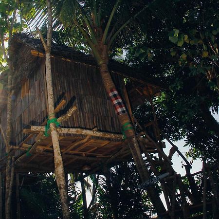 Nyuh Bengkok Tree House Hotel Batununggul Kültér fotó